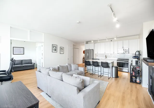 Listing Photo 4 - Condo for sale in building located at 701 S Wls St, Chicago, IL 60607 - Unit #2605