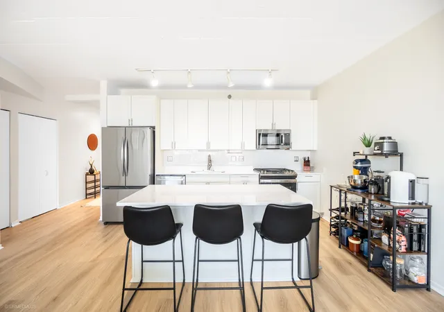 Listing Photo 5 - Condo for sale in building located at 701 S Wls St, Chicago, IL 60607 - Unit #2605