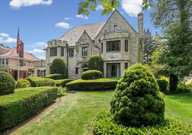 Photo 3 of Single family home for sale at 755 Michigan Ave, Wilmette, IL 60091 | MLS# 12740434 | Listing updated on 2026-09-08