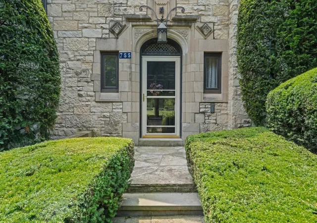 Photo 4 of Single family home for sale at 755 Michigan Ave, Wilmette, IL 60091 | MLS# 12740434 | Listing updated on 2026-09-08
