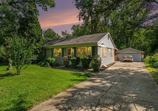 Photo 1 of Single family home for sale at 23914 S Cretewood Ln, Crete, IL 60417 | MLS# 12741072 | Listing updated on 2026-09-05