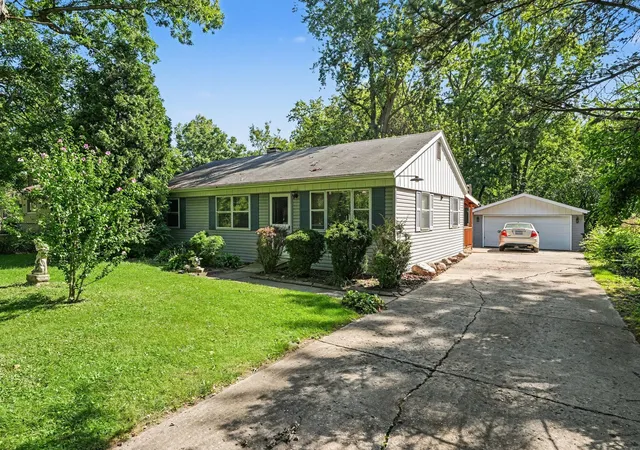 Photo 2 of Single family home for sale at 23914 S Cretewood Ln, Crete, IL 60417 | MLS# 12741072 | Listing updated on 2026-09-05