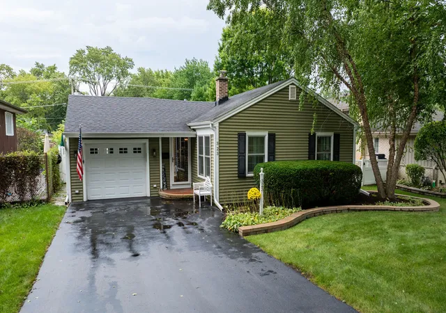 Photo 1 of Single family home for sale at 323 S Benton St, Palatine, IL 60067 | MLS# 12741504 | Listing updated on 2026-09-04