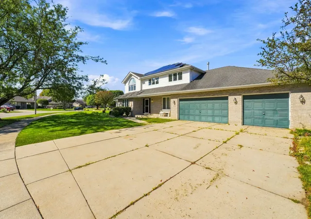 Photo 2 of Single family home for sale at 19620 Kevin Ln, Mokena, IL 60448 | MLS# 12741878 | Listing updated on 2026-10-05