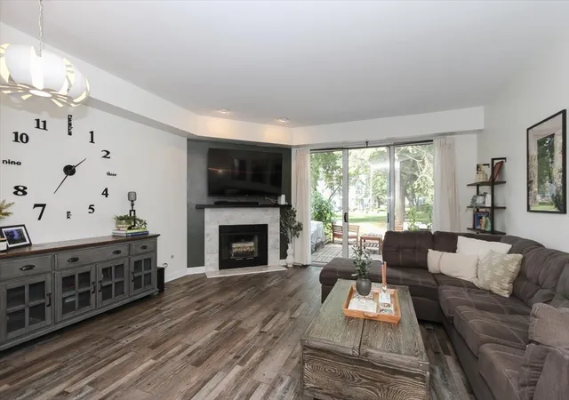 Photo 4 of Townhouse for sale at 1335 Cranbrook Ct, Schaumburg, IL 60193 | MLS# 12741967 | Listing updated on 2026-09-04