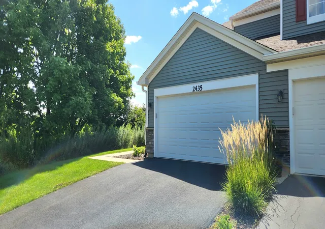 Photo 3 of Condo for sale at 2435 Golf Ridge Cir #2435, Naperville, IL 60563 | MLS# 12742720 | Listing updated on 2026-09-23
