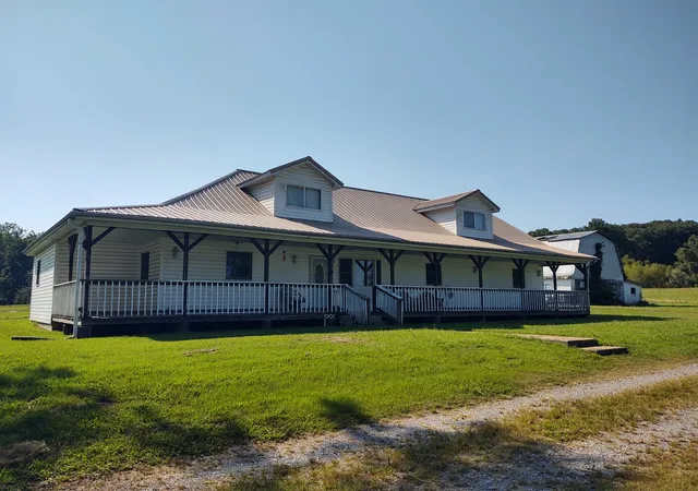 Photo 1 of Single family home for sale at 7020 Buncombe Rd, Buncombe, IL 62912 | MLS# 12743209 | Listing updated on 2026-09-21