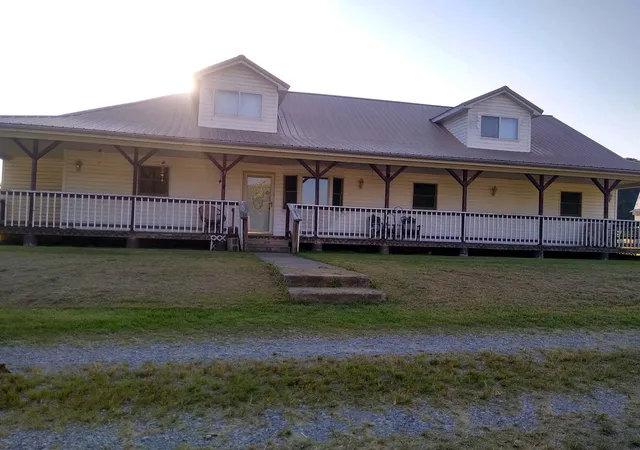 Photo 2 of Single family home for sale at 7020 Buncombe Rd, Buncombe, IL 62912 | MLS# 12743209 | Listing updated on 2026-09-21