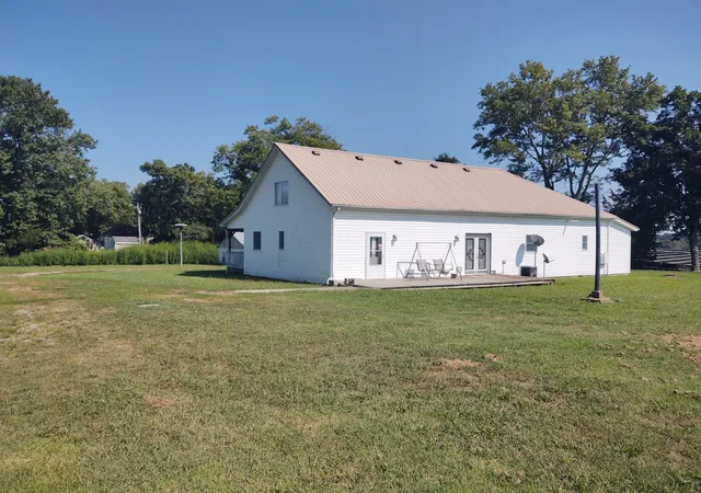 Photo 3 of Single family home for sale at 7020 Buncombe Rd, Buncombe, IL 62912 | MLS# 12743209 | Listing updated on 2026-09-21