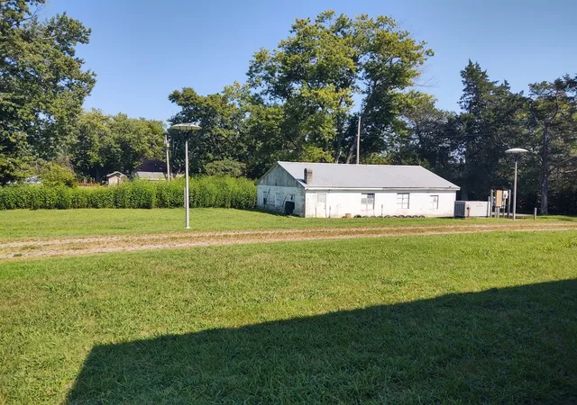 Photo 3 of Single family home for sale at 7020 Buncombe Rd, Buncombe, IL 62912 | MLS# 12743209 | Listing updated on 2026-09-21