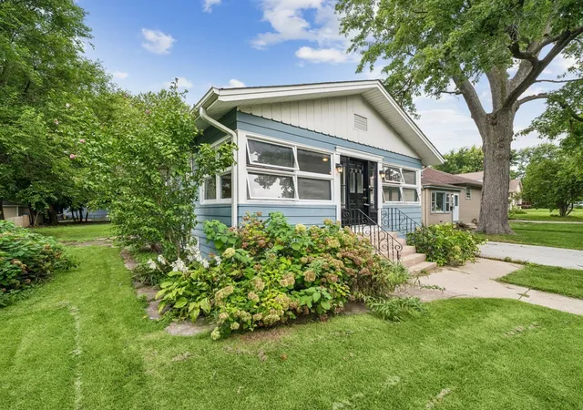 Photo 1 of Single family home for sale at 208 N Grant St, Westmont, IL 60559 | MLS# 12743210 | Listing updated on 2026-09-08