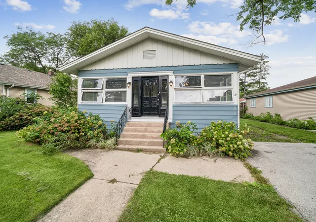 Photo 2 of Single family home for sale at 208 N Grant St, Westmont, IL 60559 | MLS# 12743210 | Listing updated on 2026-09-08