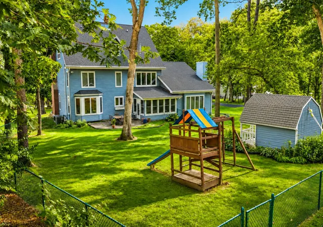 Photo 3 of Single family home for sale at 1677 Barberry Cir, Freeport, IL 61032 | MLS# 12743380 | Listing updated on 2026-09-07