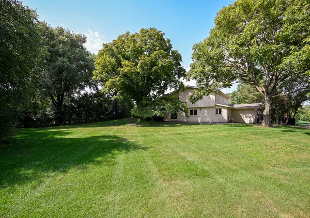 Photo 4 of Single family home for sale at 15 Croydon Ln, Oak Brook, IL 60523 | MLS# 12743718 | Listing updated on 2026-09-04