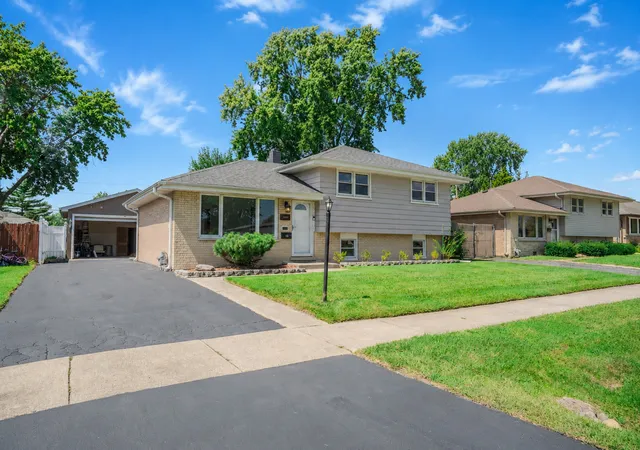 Photo 1 of Single family home for sale at 10808 S Rutherford Ave, Worth, IL 60482 | MLS# 12743921 | Listing updated on 2026-09-02