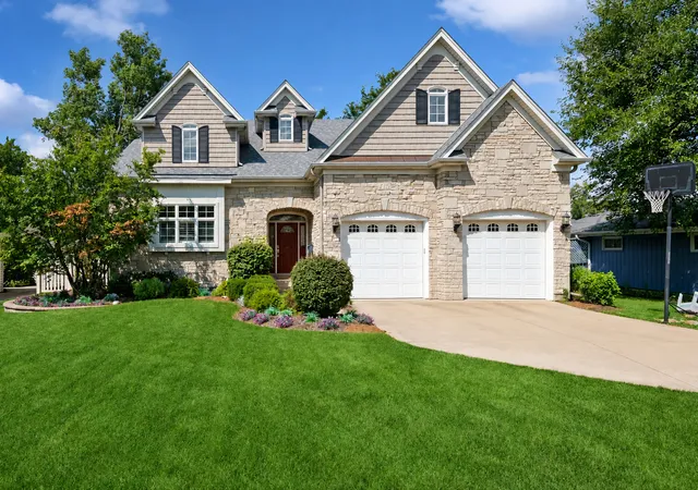 Photo 1 of Single family home for sale at 415 Ranch Rd, Wheaton, IL 60187 | MLS# 12744113 | Listing updated on 2026-09-06