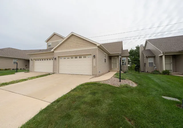 Townhouse for sale at 2214 Pebblebrook Ln, Urbana, IL 61802 | MLS# 12744260