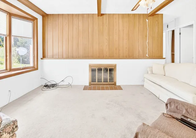 Photo 4 of Single family home for sale at 10 Walker Dr, Bloomington, IL 61701 | MLS# 12744345 | Listing updated on 2026-09-07