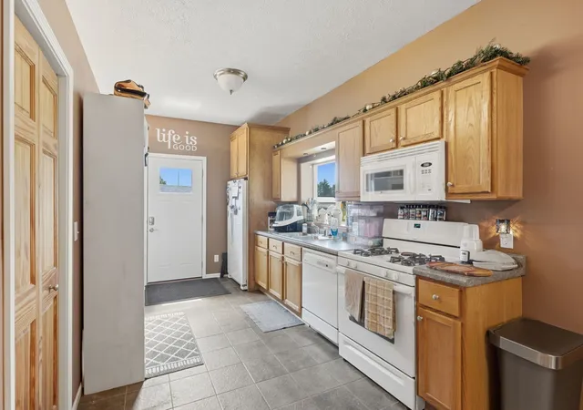 Photo 2 of Sale Pending at 712 Sw 6th Street, Aledo, IL 61231 | MLS# 12744604 | Listing updated on 2026-09-23