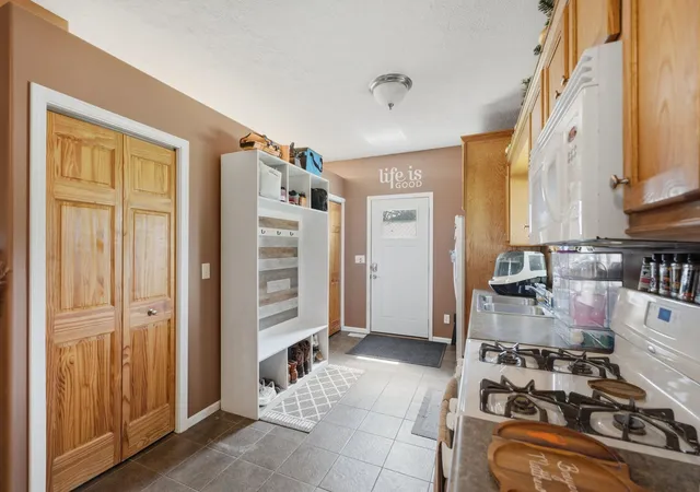 Photo 3 of Sale Pending at 712 Sw 6th Street, Aledo, IL 61231 | MLS# 12744604 | Listing updated on 2026-09-23