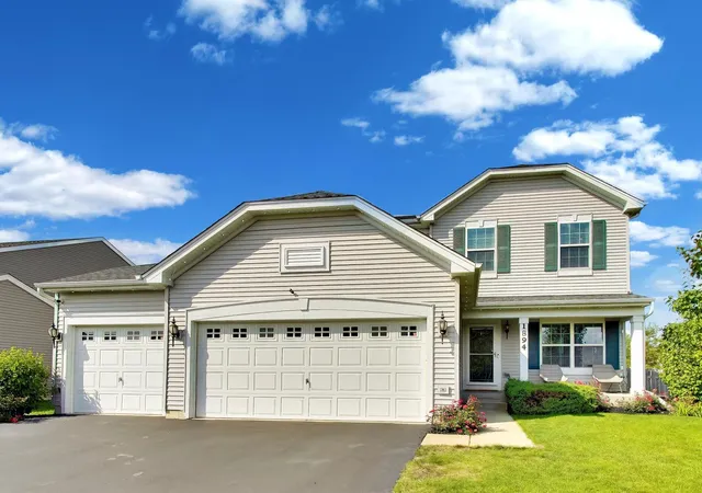 Single family home for sale at 1894 Alta Dr, Volo, IL 60020 | MLS# 12745136