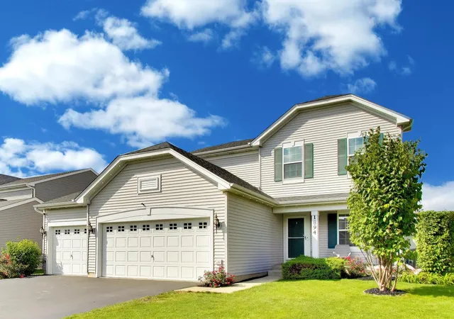 Photo 2 of Single family home for sale at 1894 Alta Dr, Volo, IL 60020 | MLS# 12745136 | Listing updated on 2026-09-07