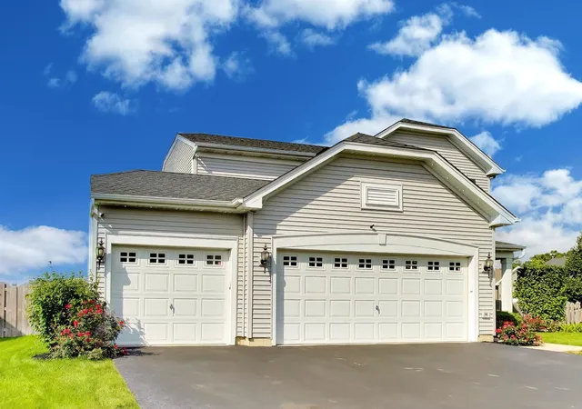 Photo 2 of Single family home for sale at 1894 Alta Dr, Volo, IL 60020 | MLS# 12745136 | Listing updated on 2026-09-07