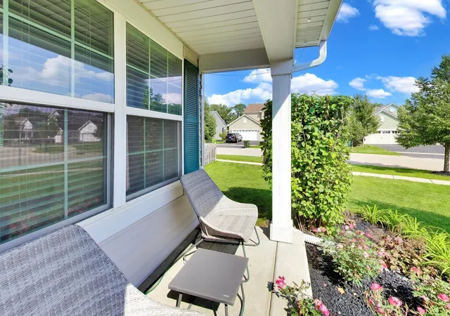 Photo 3 of Single family home for sale at 1894 Alta Dr, Volo, IL 60020 | MLS# 12745136 | Listing updated on 2026-09-07