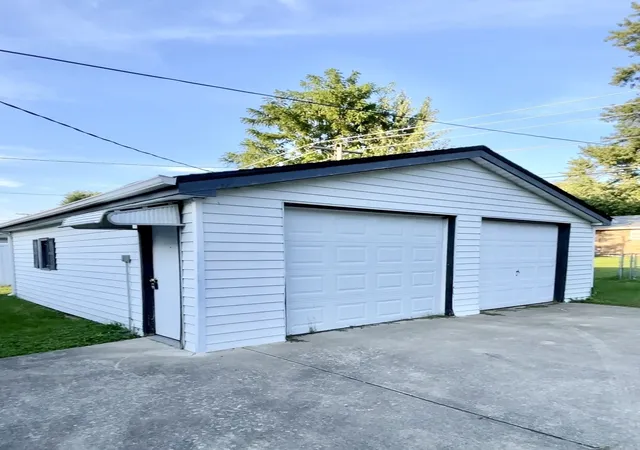 Photo 2 of Single family home for sale at 296 N Levasseur Ave, Bourbonnais, IL 60914 | MLS# 12745328 | Listing updated on 2026-09-06