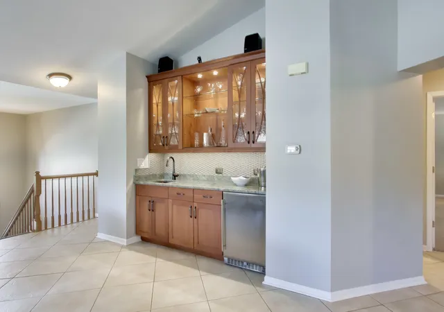 Photo 5 of Townhouse for sale at 577 Harvey Lake Dr, Vernon Hills, IL 60061 | MLS# 12745681 | Listing updated on 2026-09-03