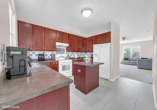 Photo 2 of Townhouse for sale at 1689 W Turtle Crk Ln, Round Lake, IL 60073 | MLS# 12745786 | Listing updated on 2026-09-07