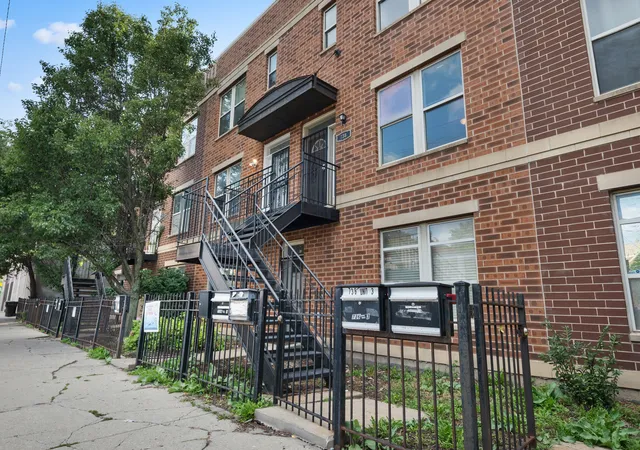 Condo for sale at 738 S Kedzie Ave #2, Chicago, IL 60612 | MLS# 12745867