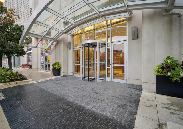 Photo 2 of Condo for sale at 125 S Jefferson St #2310, Chicago, IL 60661 | MLS# 12746177 | Listing updated on 2026-09-07