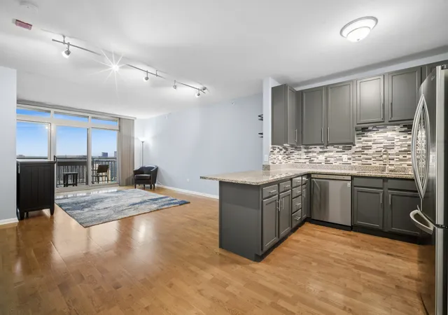 Photo 4 of Condo for sale at 125 S Jefferson St #2310, Chicago, IL 60661 | MLS# 12746177 | Listing updated on 2026-09-07