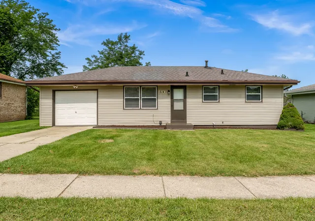 Photo 2 of Sale Pending at 614 Overland Trl, Rockford, IL 61101 | MLS# 12746298 | Listing updated on 2026-09-03