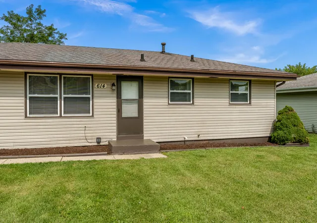Photo 2 of Sale Pending at 614 Overland Trl, Rockford, IL 61101 | MLS# 12746298 | Listing updated on 2026-09-03