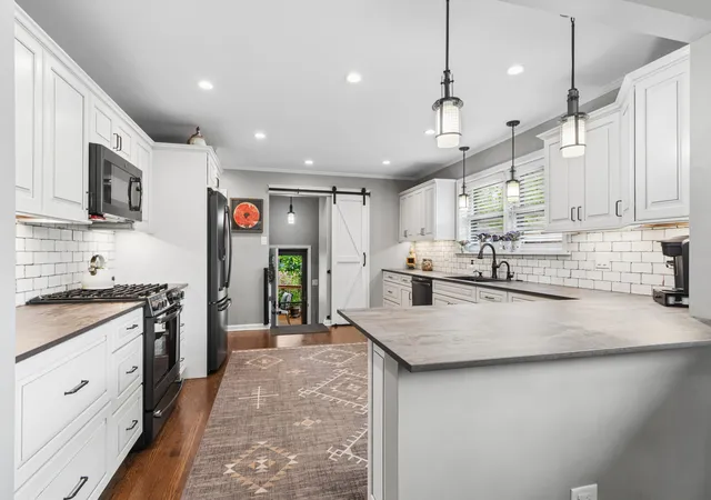 Photo 4 of Single family home for sale at 1850 Terrace Rd, Homewood, IL 60430 | MLS# 12746436 | Listing updated on 2026-09-07