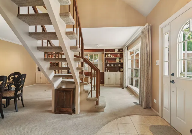 Photo 4 of Townhouse for sale at 4 Stuart On Oxford St, Rolling Meadows, IL 60008 | MLS# 12746455 | Listing updated on 2026-09-05