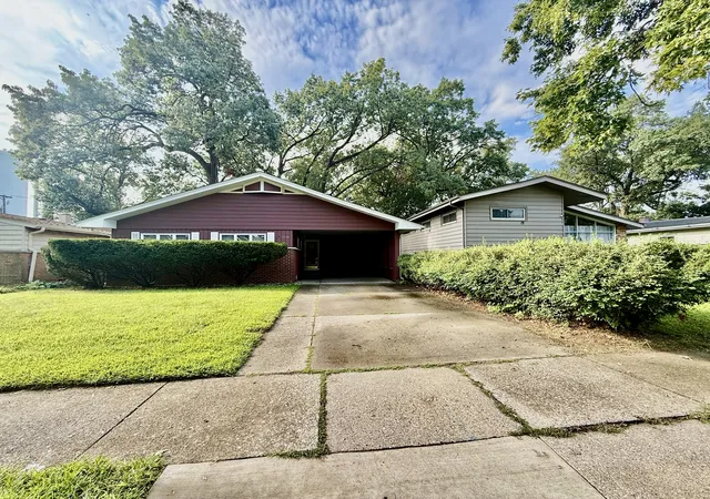Photo 1 of Single family home for sale at 17326 Forestway Dr, East Hazel Crest, IL 60429 | MLS# 12746503 | Listing updated on 2026-10-06