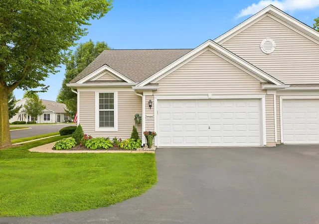 Photo 3 of Townhouse for sale at 12551 Rock Is Trl, Huntley, IL 60142 | MLS# 12746527 | Listing updated on 2026-09-04