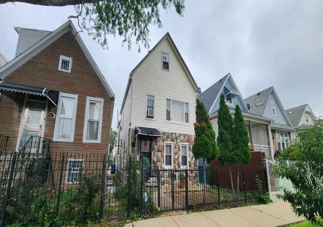Photo 2 of Single family home for sale at 4051 S Campbell St, Chicago, IL 60632 | MLS# 12746543 | Listing updated on 2026-09-07