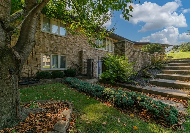 Photo 2 of Single family home for sale at 1134 33rd Street Ct, Moline, IL 51265 | MLS# 12746637 | Listing updated on 2026-09-07