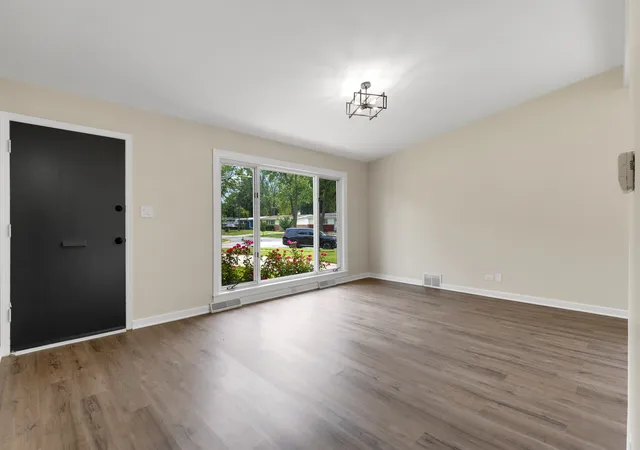 Photo 3 of Single family home for sale at 1140 Wallace Ct, Chicago Heights, IL 60411 | MLS# 12746781 | Listing updated on 2026-09-08