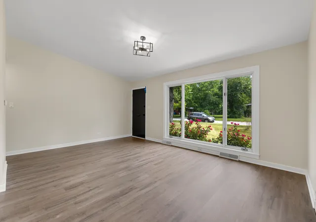 Photo 3 of Single family home for sale at 1140 Wallace Ct, Chicago Heights, IL 60411 | MLS# 12746781 | Listing updated on 2026-09-08