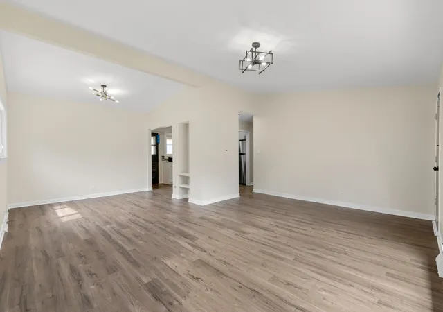 Photo 4 of Single family home for sale at 1140 Wallace Ct, Chicago Heights, IL 60411 | MLS# 12746781 | Listing updated on 2026-09-08