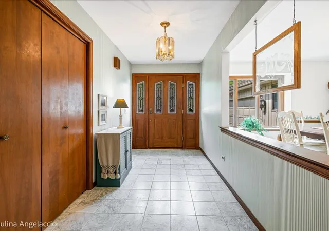 Photo 2 of Single family home for sale at 990 Burridge Ct, Libertyville, IL 60048 | MLS# 12746808 | Listing updated on 2026-09-07