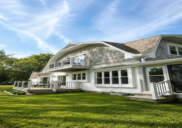 Photo 2 of Single family home for sale at 4320 Giant Oak Dr, Mc Henry, IL 60051 | MLS# 12746896 | Listing updated on 2026-09-06
