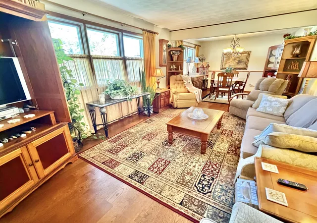 Photo 3 of Single family home for sale at 411 Sunset Dr, Centralia, IL 62801 | MLS# 12746923 | Listing updated on 2026-09-07