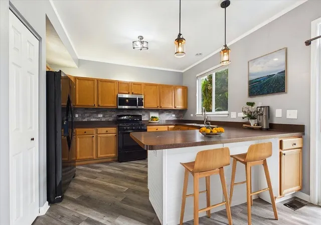 Photo 2 of Townhouse for sale at 389 N Carlisle Ct, Round Lake, IL 60073 | MLS# 12747010 | Listing updated on 2026-09-08