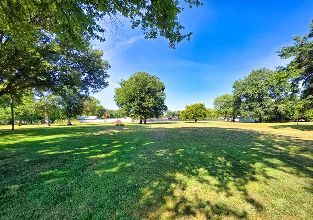 Photo 2 of Land for sale at 342 S Elm St, Flora, IL 62839 | MLS# 12747045 | Listing updated on 2026-09-07